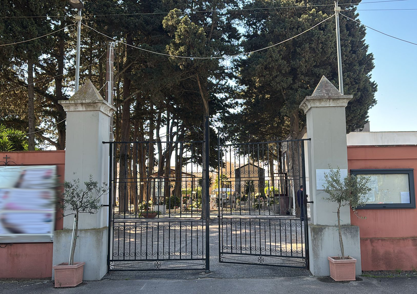 Cimitero Tuturano