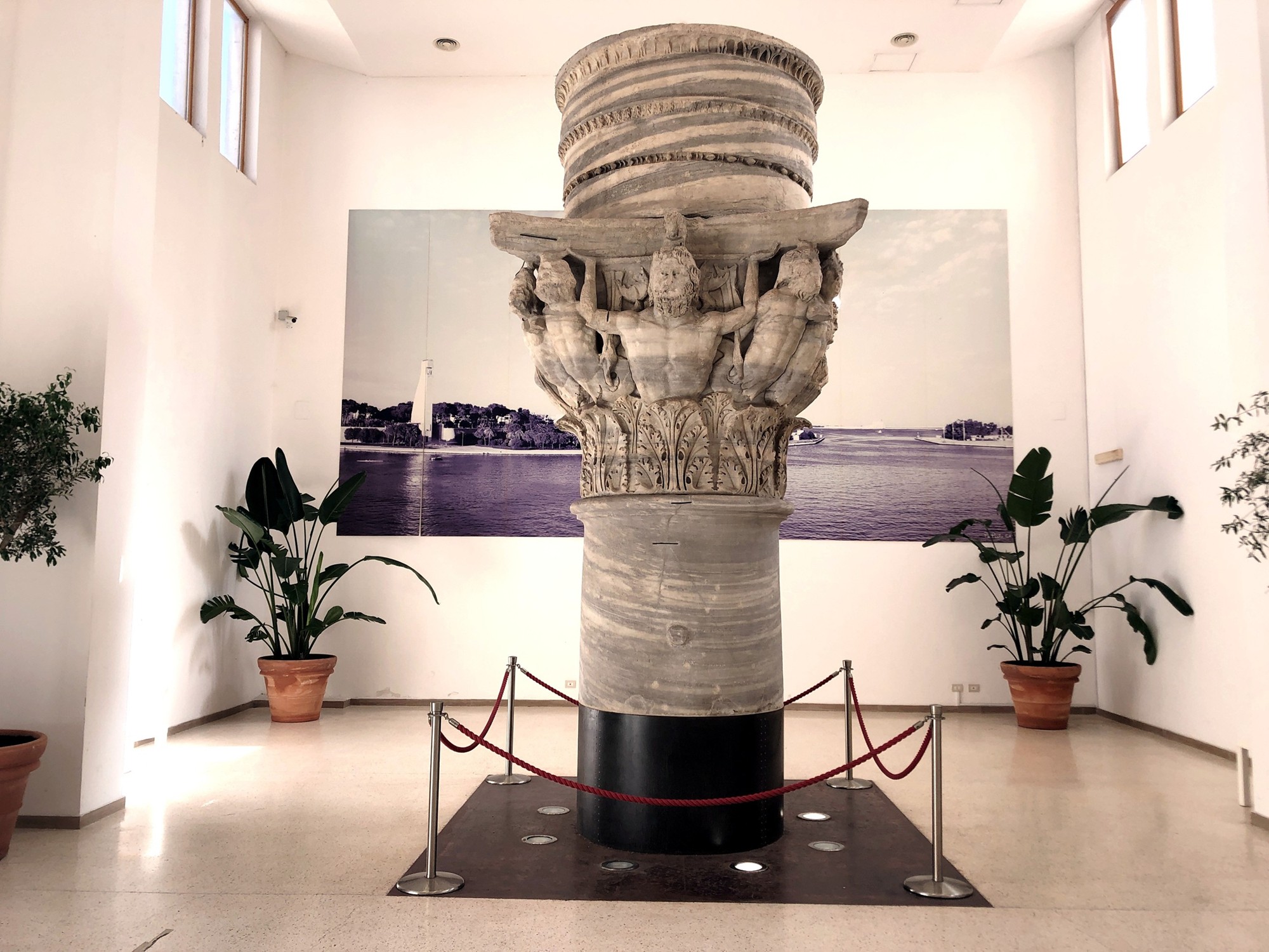 Sala della Colonna - Palazzo Granafei-Nervegna